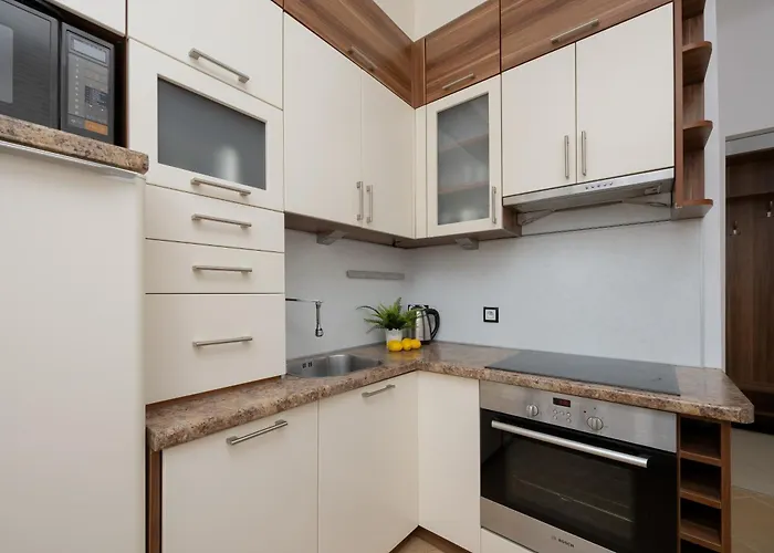 Vibrant Mokotow By Renters Apartment