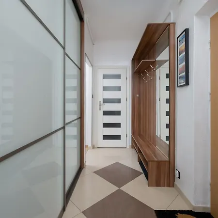 Vibrant Mokotow Business Centre By Renters
